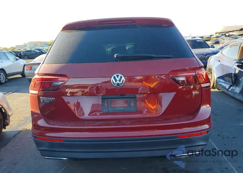 2018 Volkswagen Tiguan S z USA, uszkodzony, nr VIN 3VV1B7AX0JM065983